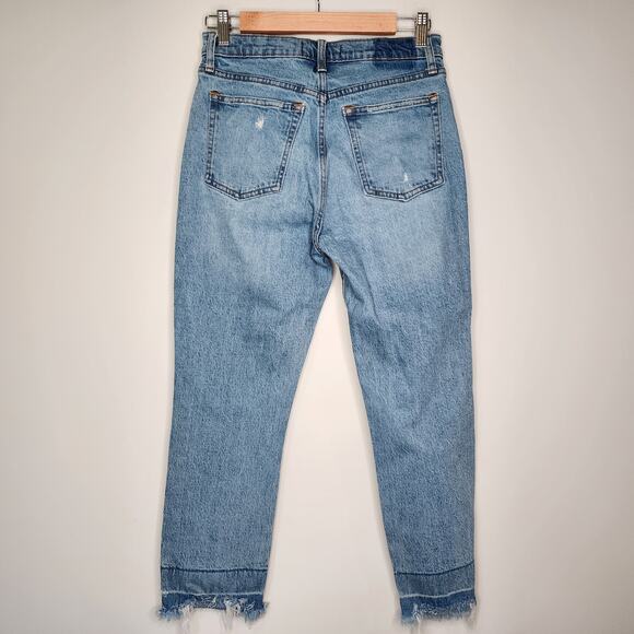 Abercrombie & Fitch High Rise Mom Jean 4/27 SHORT - Picture 5 of 7